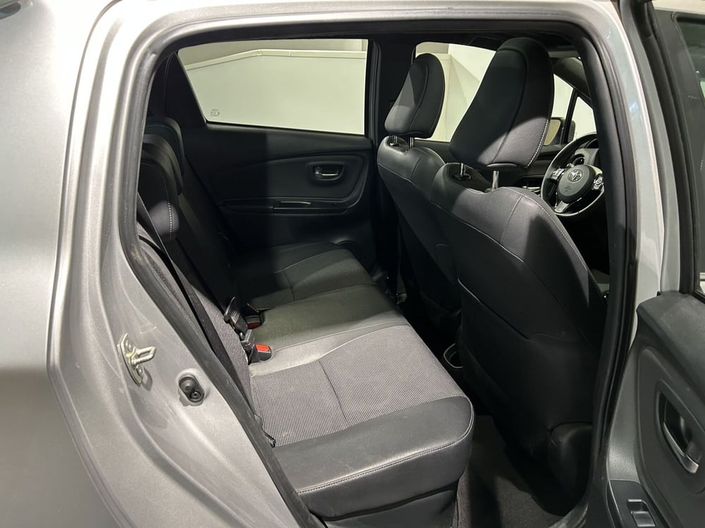 Toyota Yaris usata a Milano (8)
