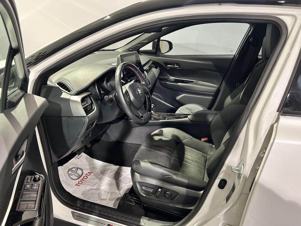 Toyota Toyota C-HR usata a Milano (12)