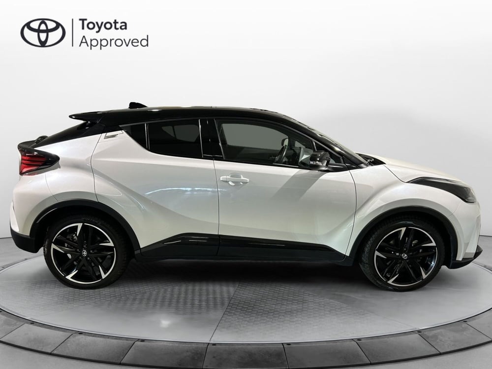 Toyota Toyota C-HR usata a Milano (13)