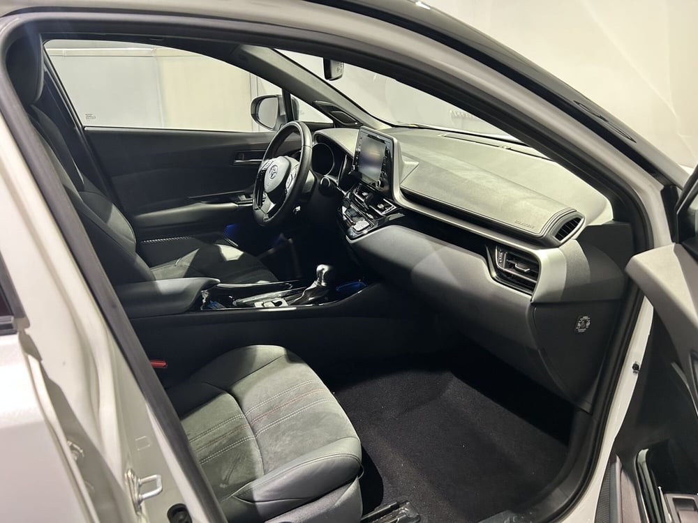 Toyota Toyota C-HR usata a Milano (7)