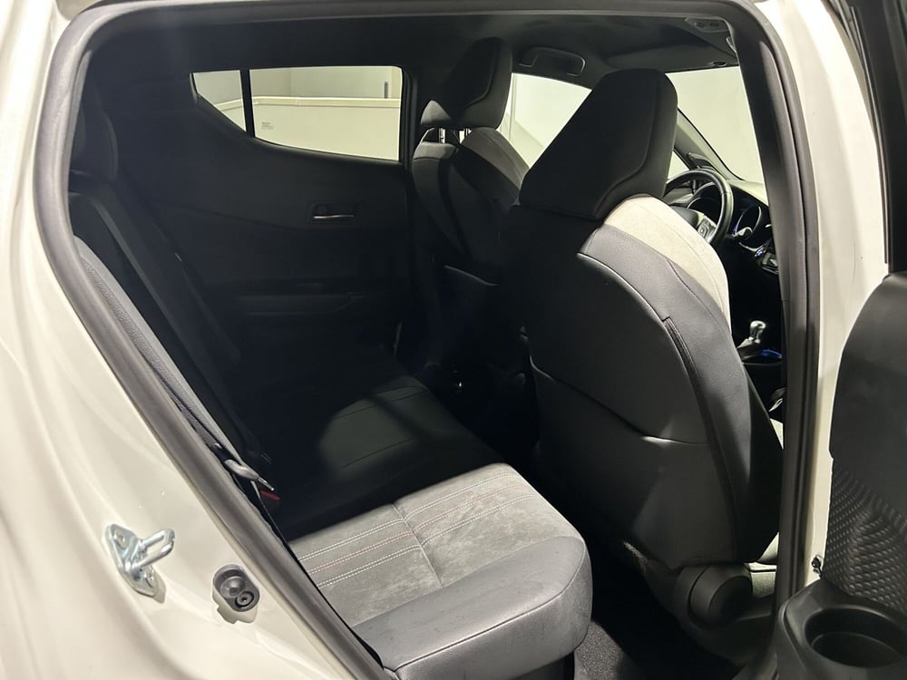 Toyota Toyota C-HR usata a Milano (8)