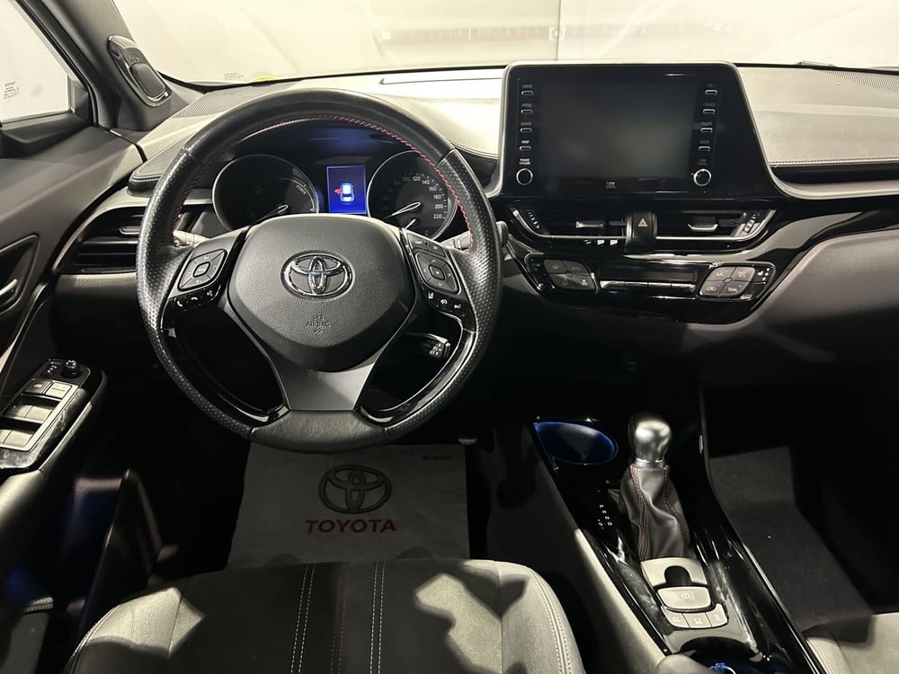 Toyota Toyota C-HR usata a Milano (9)