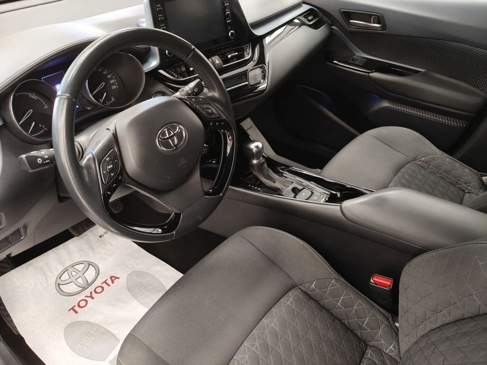 Toyota Toyota C-HR usata a Frosinone (12)