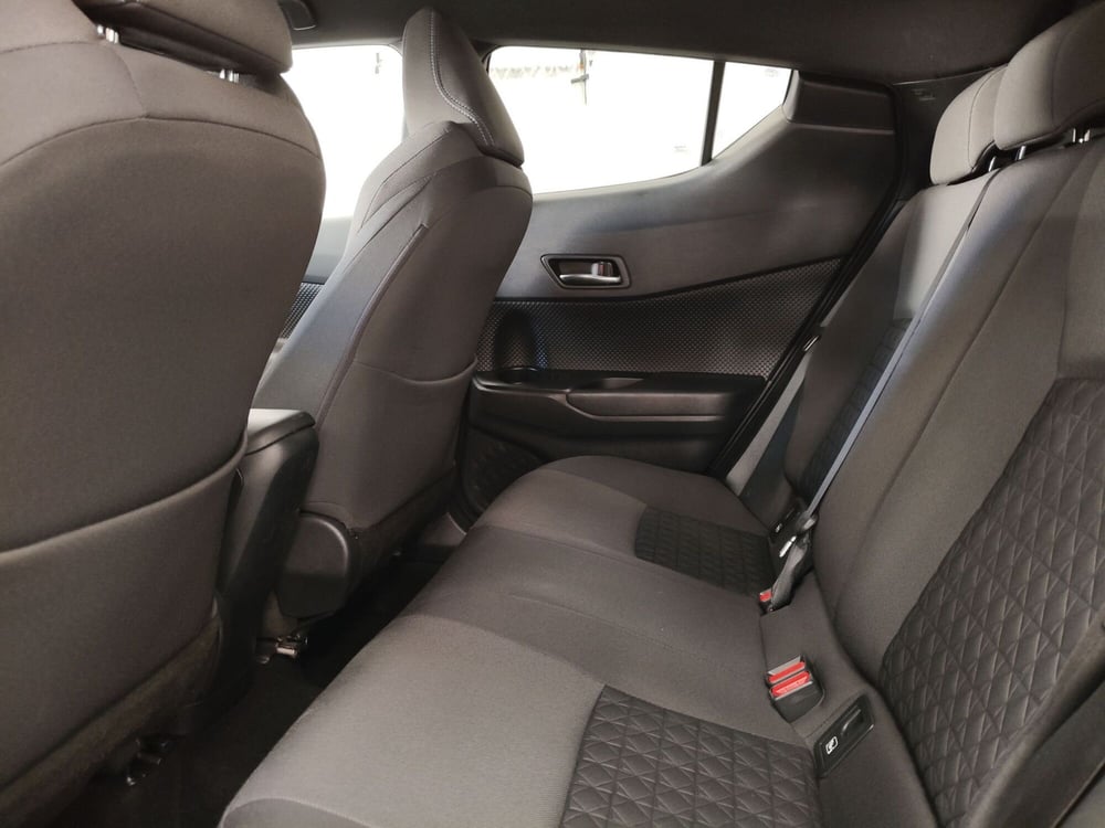Toyota Toyota C-HR usata a Frosinone (15)
