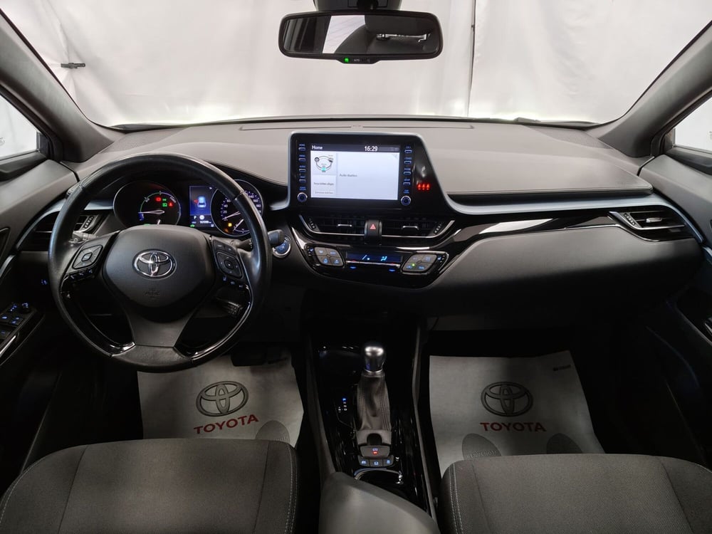 Toyota Toyota C-HR usata a Frosinone (9)