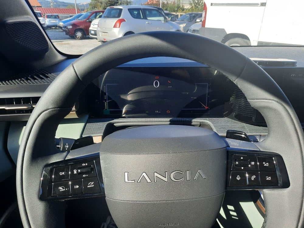 Lancia Ypsilon nuova a La Spezia (12)