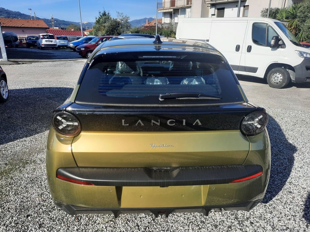Lancia Ypsilon nuova a La Spezia (5)