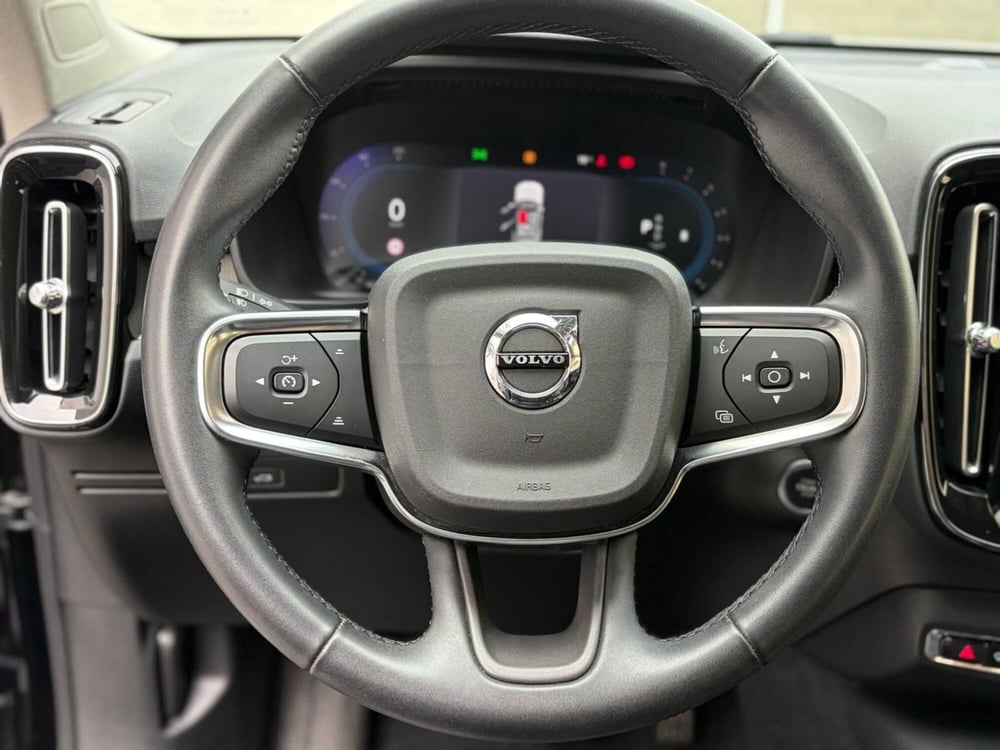 Volvo XC40 usata a Como (13)