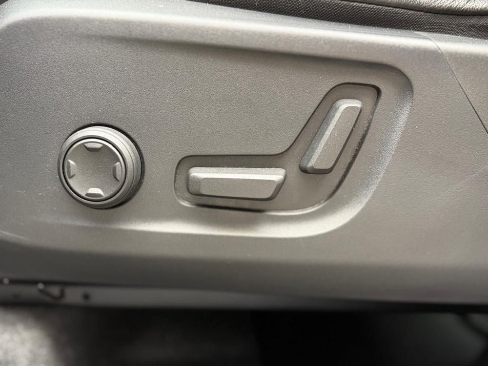 Volvo XC40 usata a Como (17)