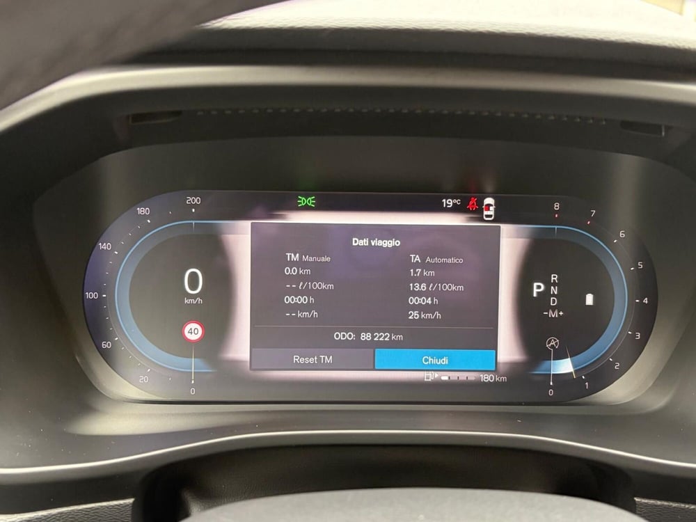 Volvo XC40 usata a Como (8)