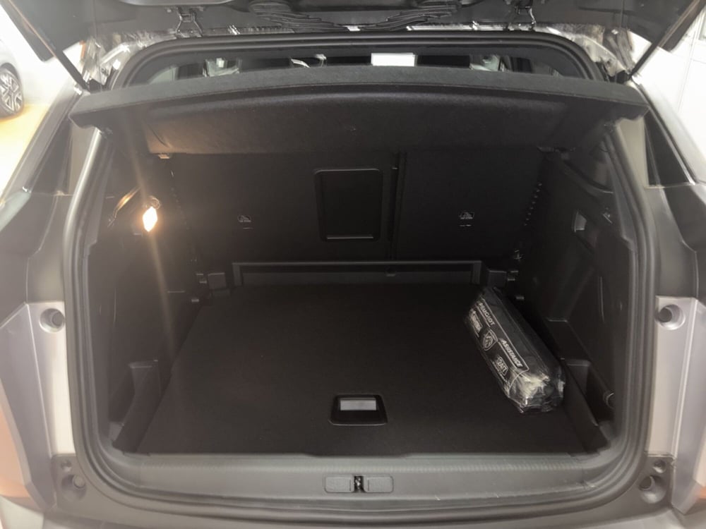 Peugeot 3008 nuova a Parma (12)