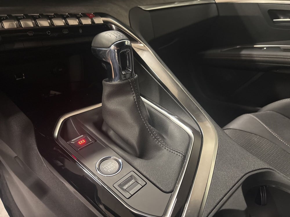 Peugeot 3008 nuova a Parma (18)