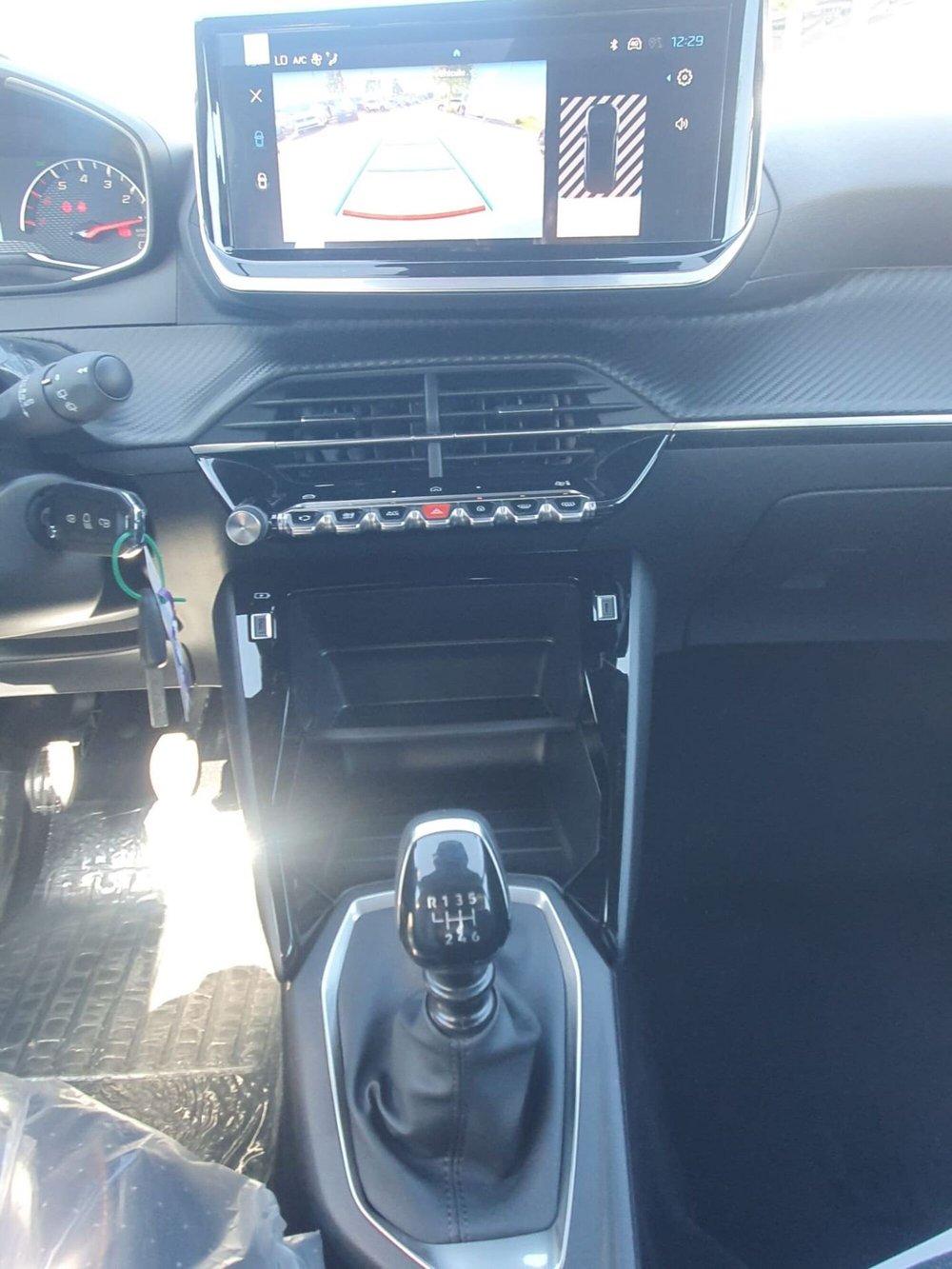 Peugeot 2008 nuova a Frosinone (9)