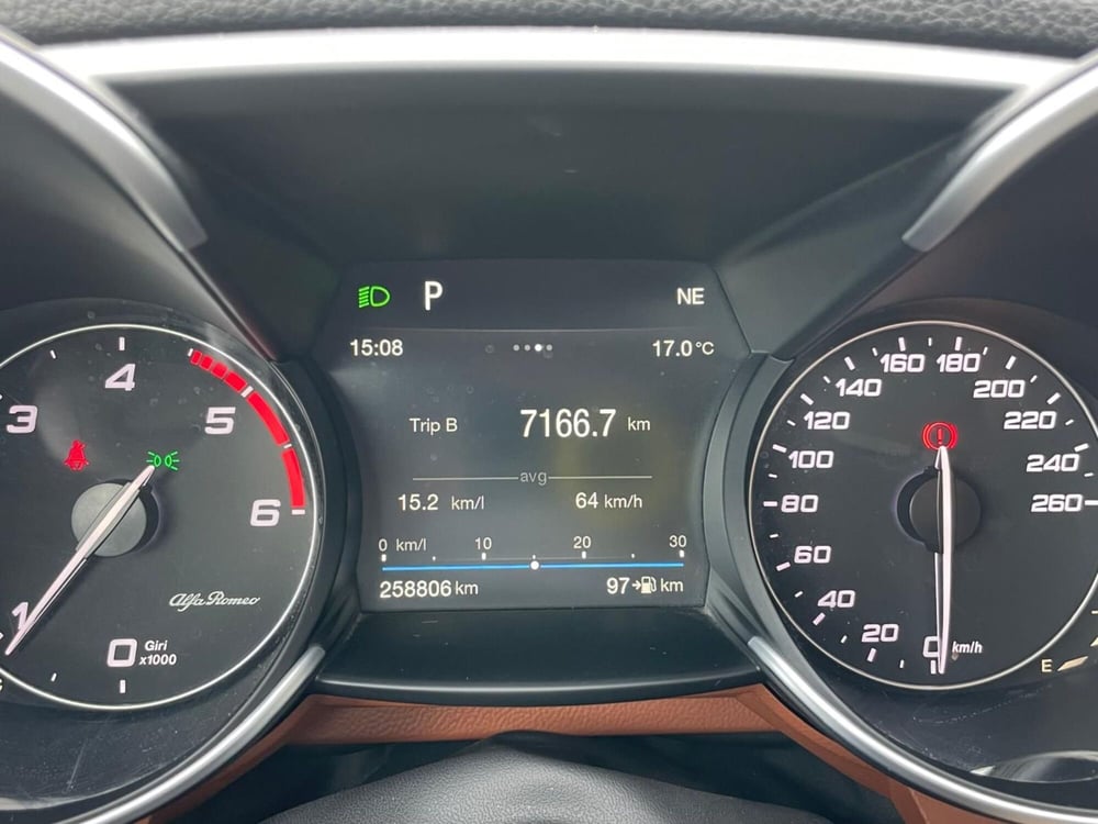 Alfa Romeo Giulia usata a Ancona (14)