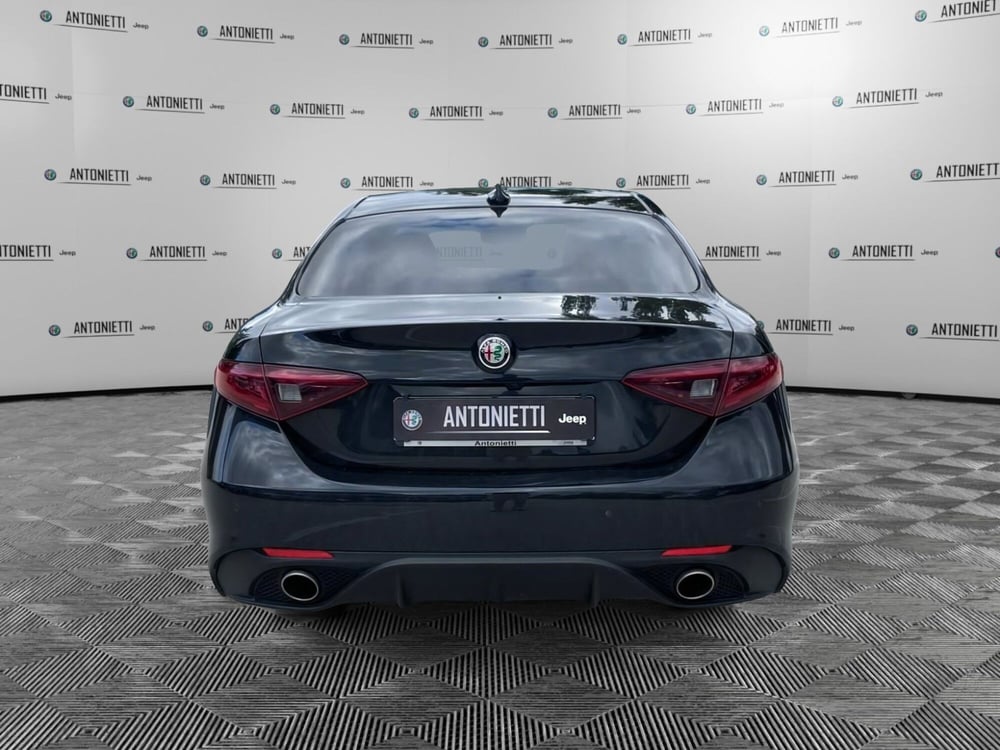 Alfa Romeo Giulia usata a Ancona (6)