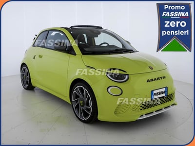 Abarth 500e Cabrio 42 kWh Turismo del 2023 usata a Milano
