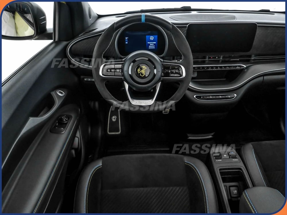 Abarth 500e Cabrio usata a Milano (10)