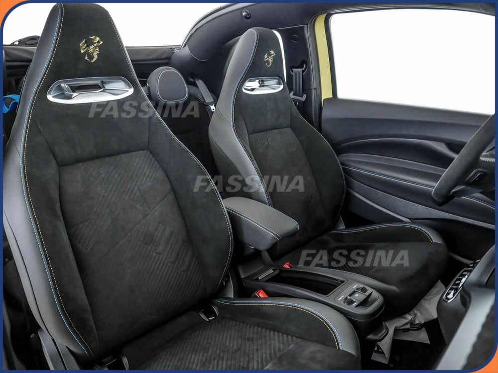 Abarth 500e Cabrio usata a Milano (13)