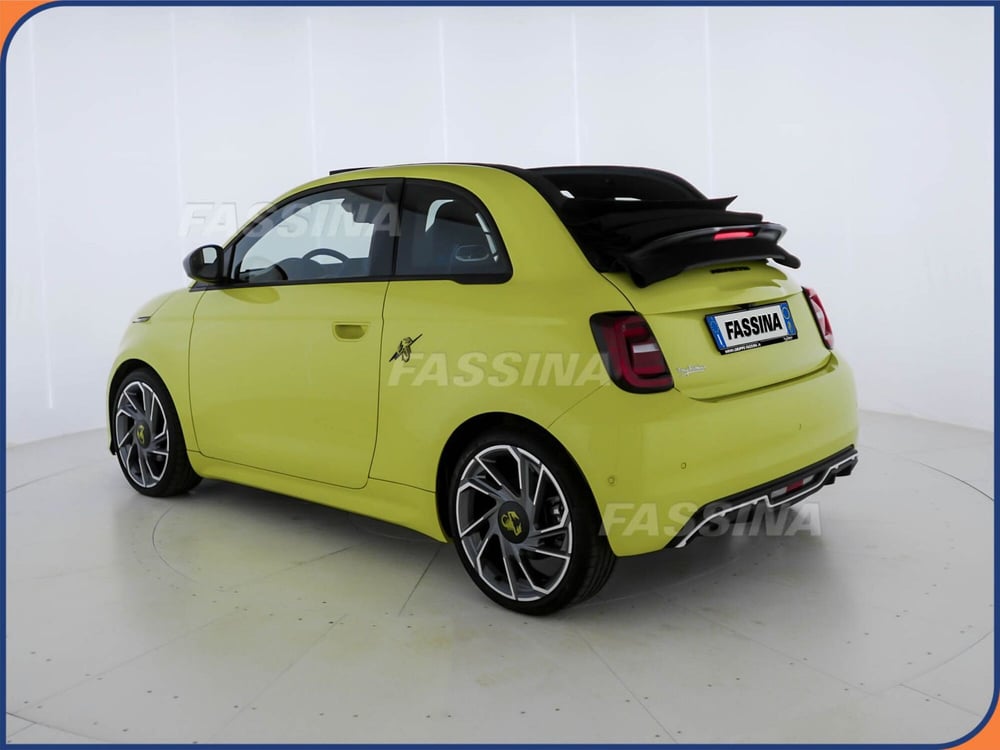 Abarth 500e Cabrio usata a Milano (4)