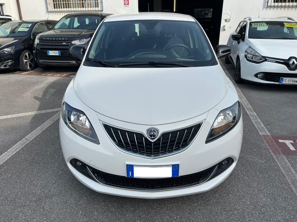 Lancia Ypsilon usata a Lucca (2)