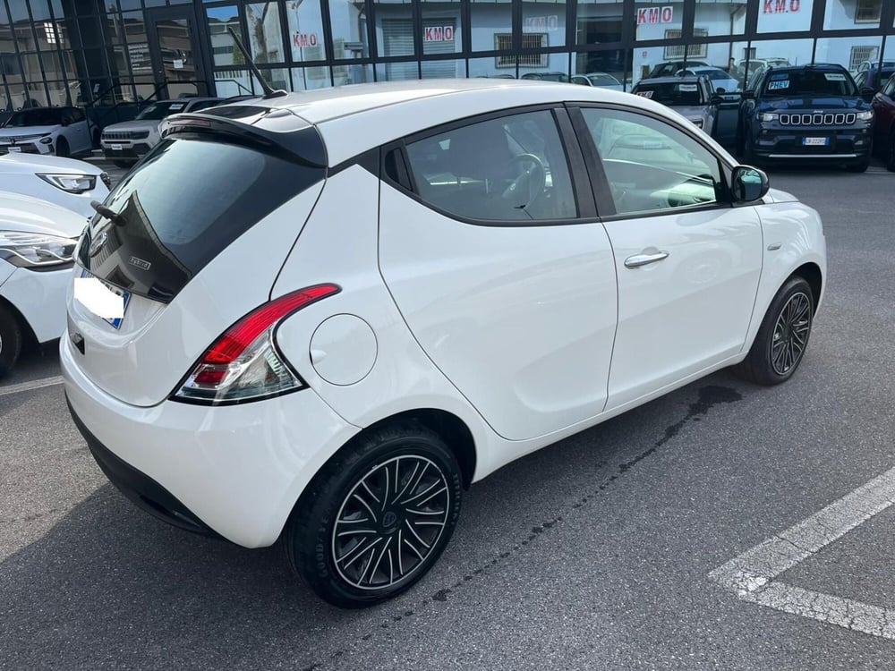 Lancia Ypsilon usata a Lucca (5)