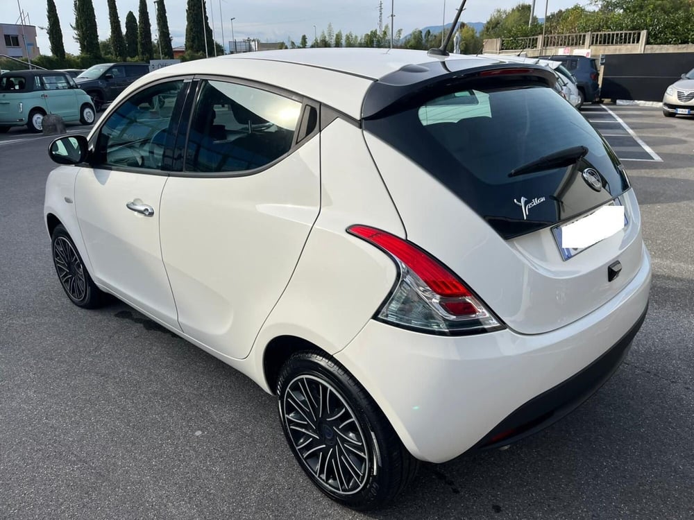 Lancia Ypsilon usata a Lucca (7)