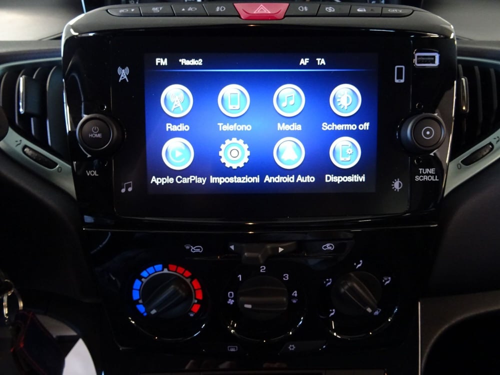 Lancia Ypsilon usata a Lucca (12)