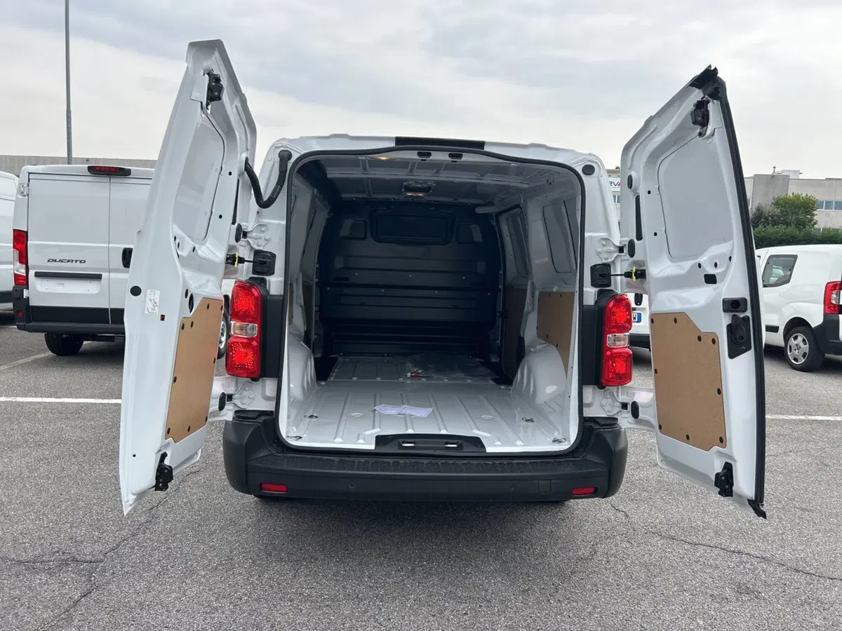 Fiat Scudo Furgone nuova a Bergamo (10)
