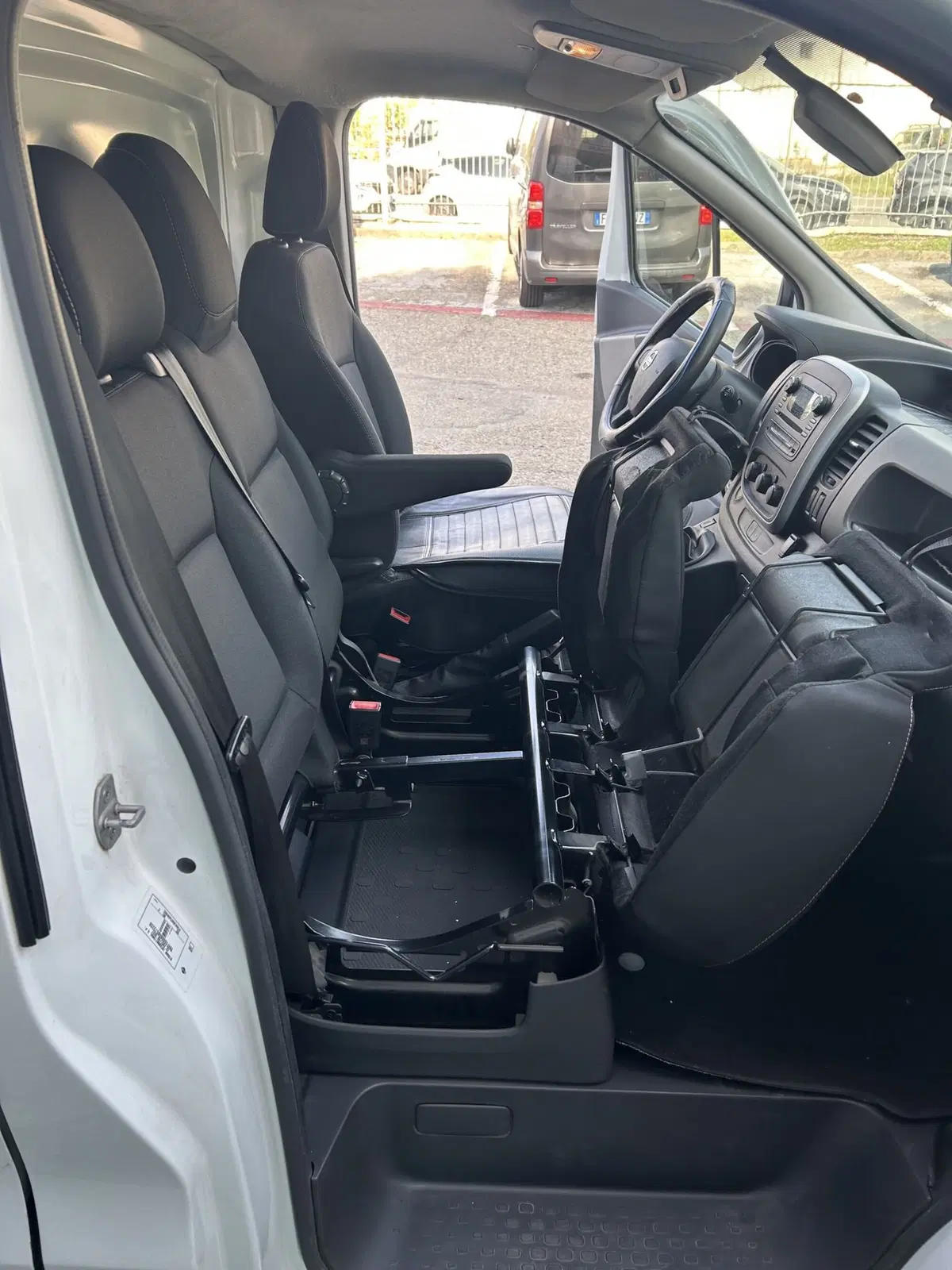 Nissan NV300 Furgone usata a Modena (17)