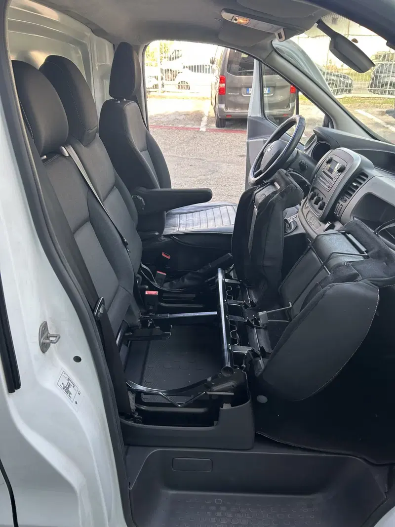 Nissan NV300 Furgone usata a Modena (17)