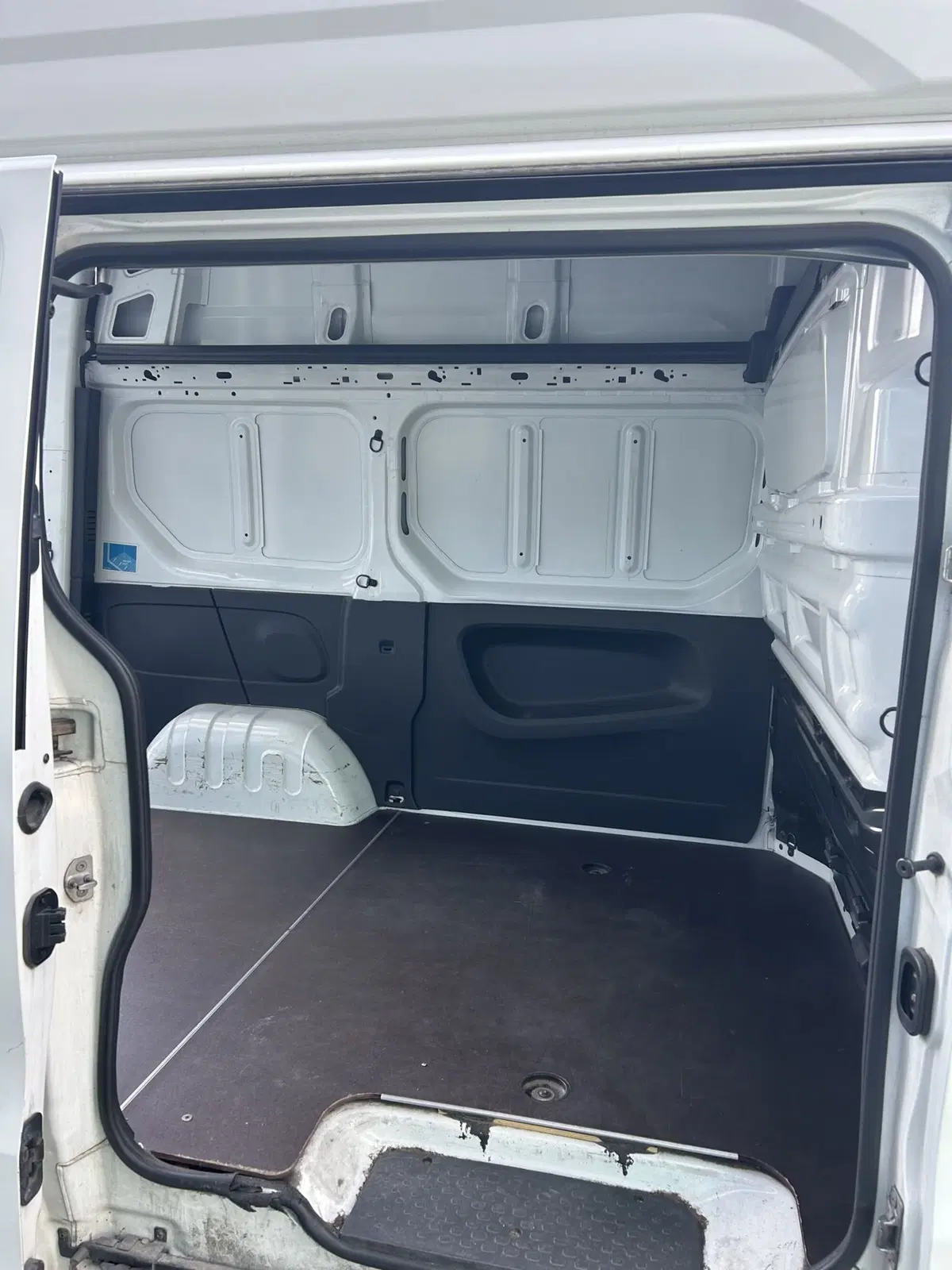 Nissan NV300 Furgone usata a Modena (6)