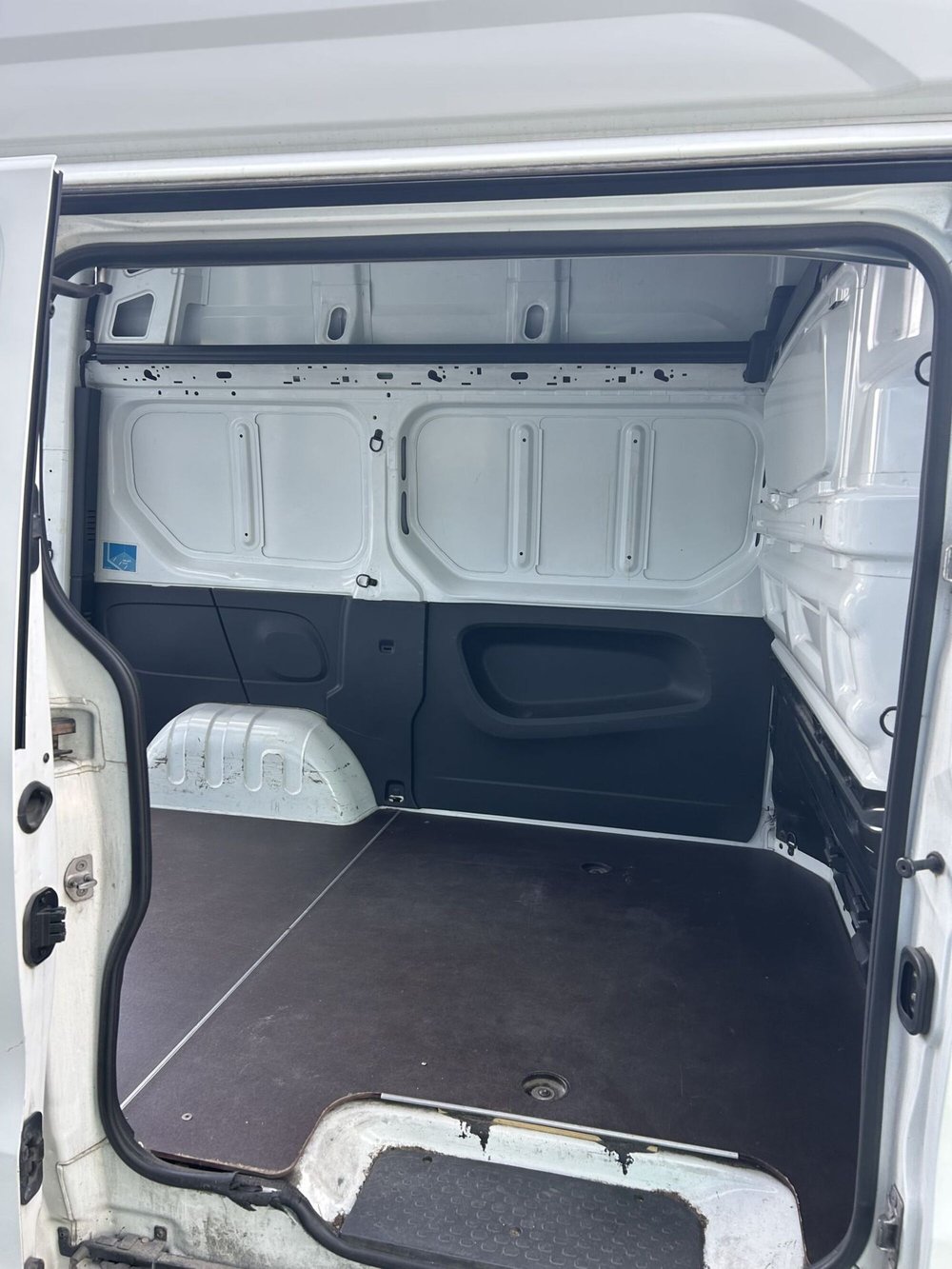 Nissan NV300 Furgone usata a Modena (6)