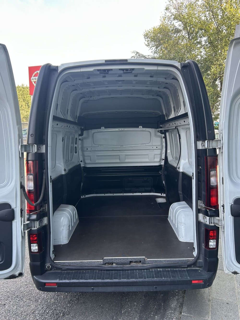 Nissan NV300 Furgone usata a Modena (8)
