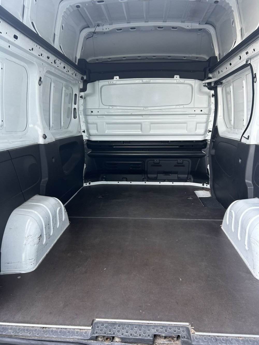 Nissan NV300 Furgone usata a Modena (9)