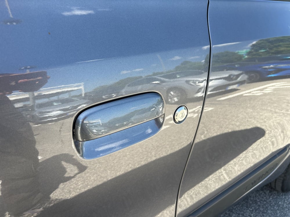 Renault Twingo usata a Latina (9)