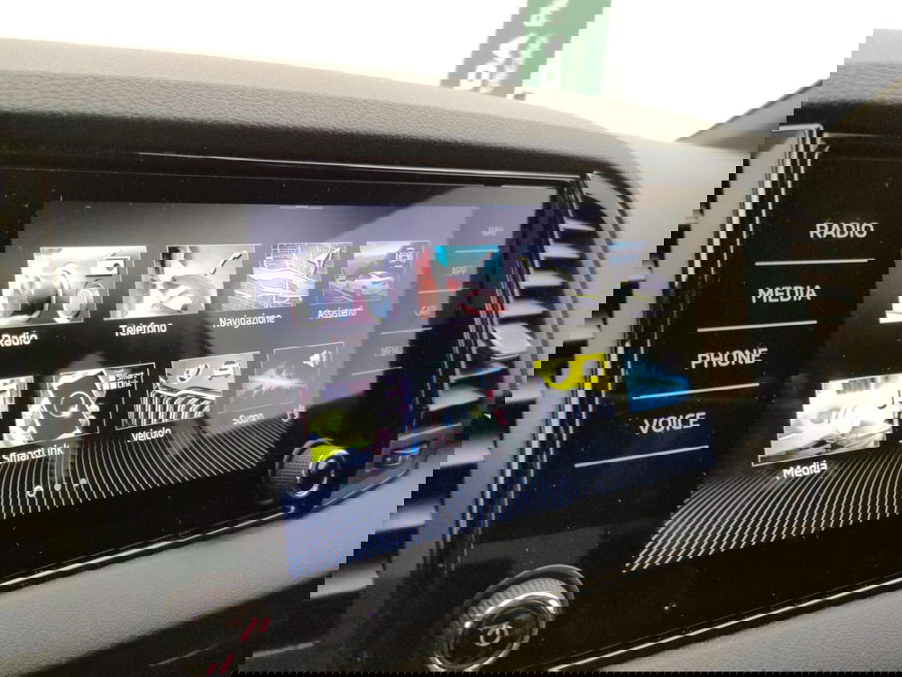 Skoda Karoq nuova a Varese (15)