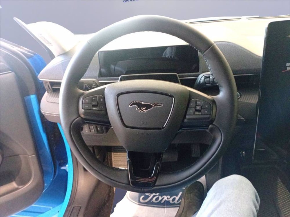 Ford Mustang Mach-E nuova a Milano (13)