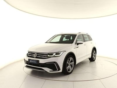 Volkswagen Tiguan 2.0 tdi R-Line 150cv dsg del 2021 usata a Matera