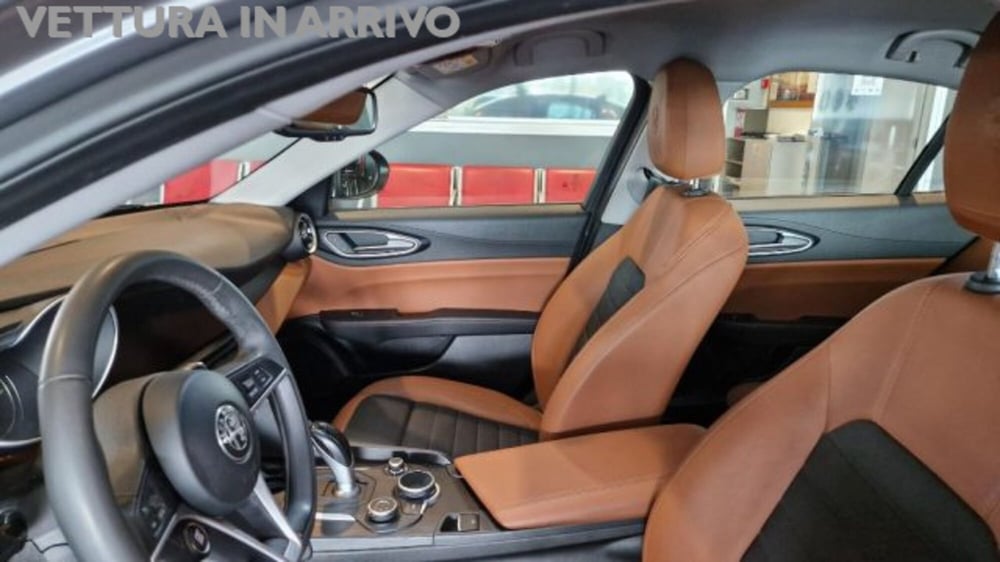Alfa Romeo Giulia usata a Modena (6)