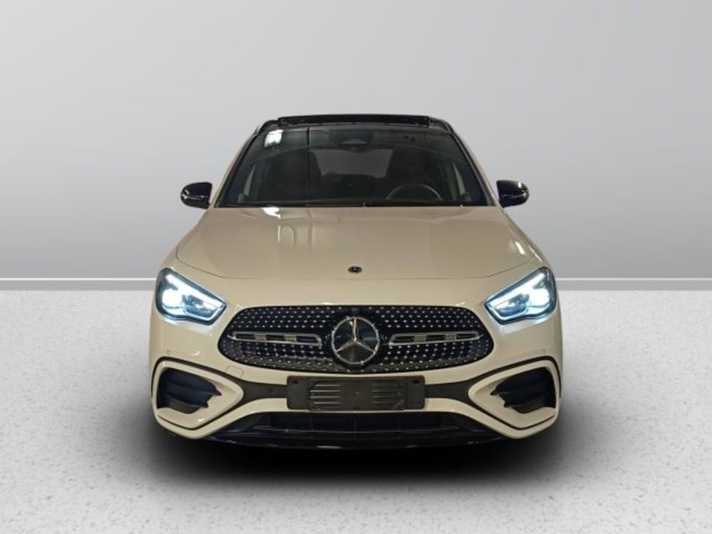 Mercedes-Benz GLA SUV nuova a Teramo (2)