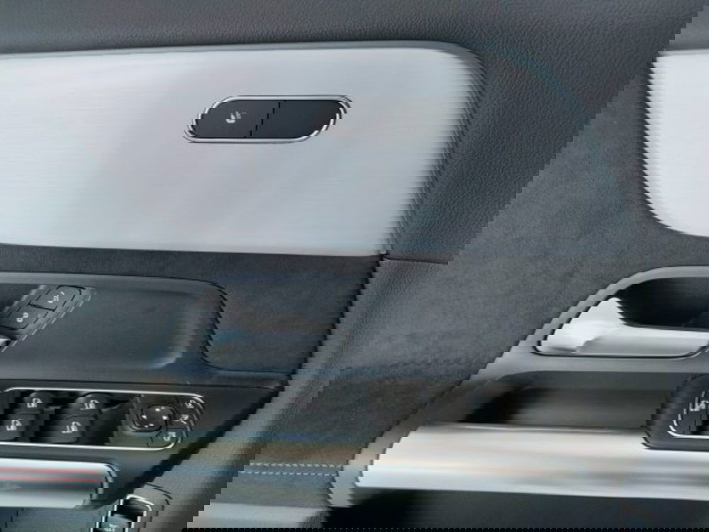 Mercedes-Benz GLA SUV nuova a Teramo (13)