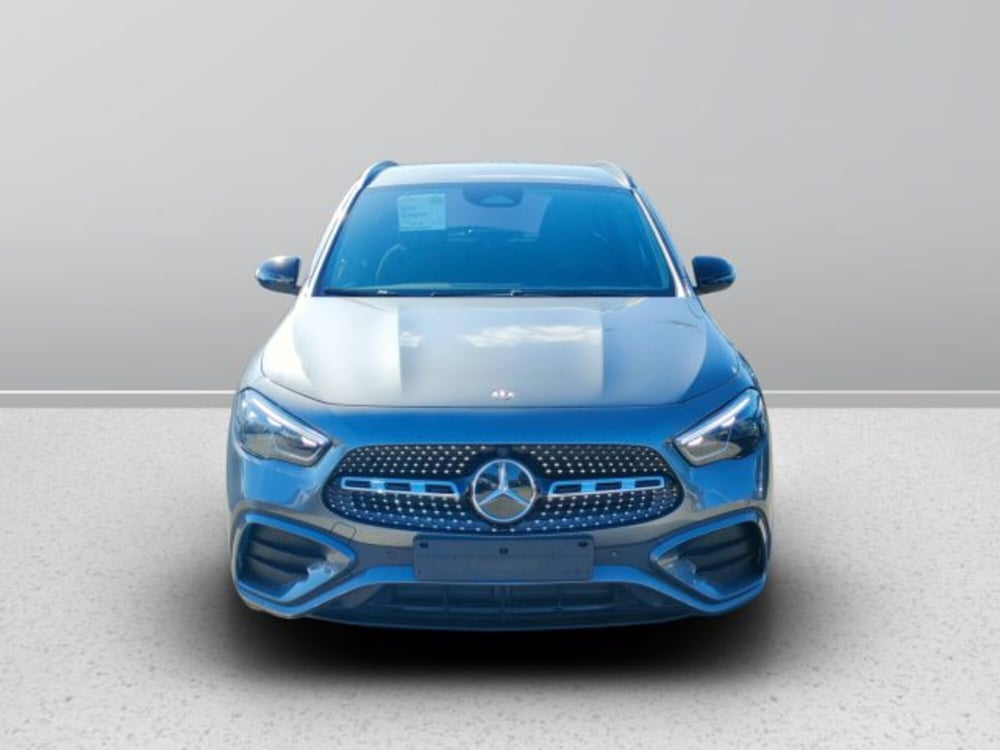 Mercedes-Benz GLA SUV nuova a Teramo (2)