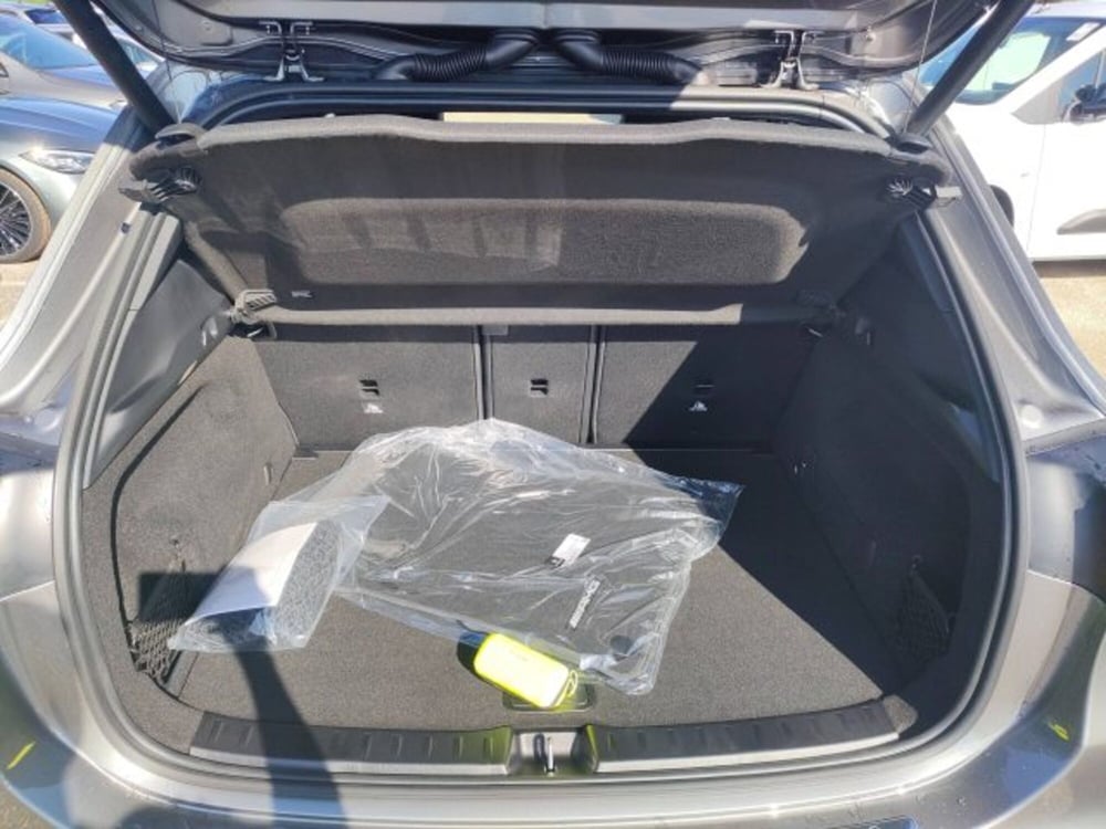 Mercedes-Benz GLA SUV nuova a Teramo (5)