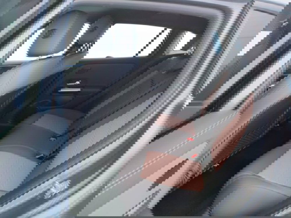 Mercedes-Benz EQA usata a Teramo (11)