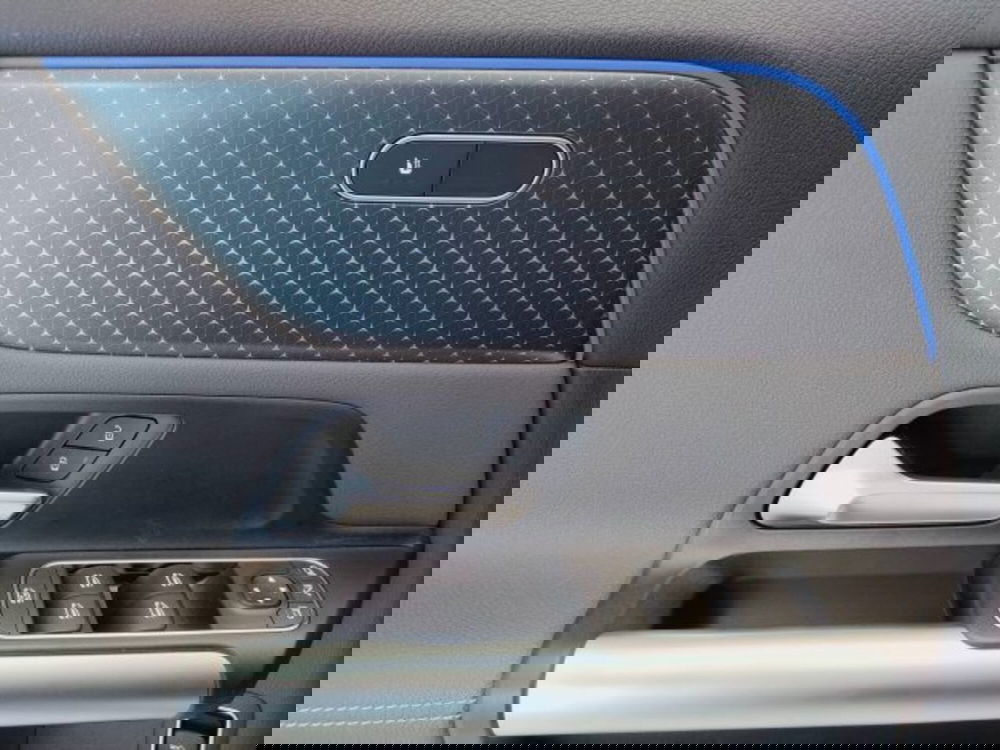 Mercedes-Benz EQA usata a Teramo (13)