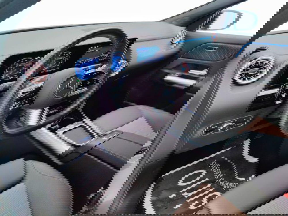 Mercedes-Benz EQA usata a Teramo (14)