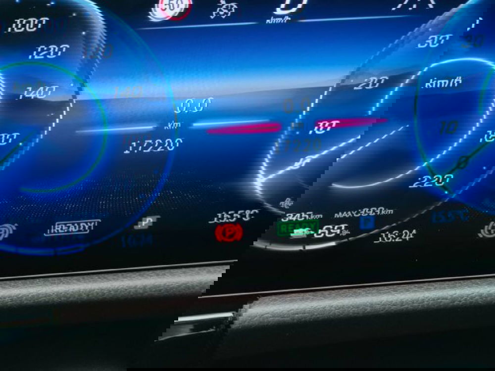 Mercedes-Benz EQA usata a Teramo (16)