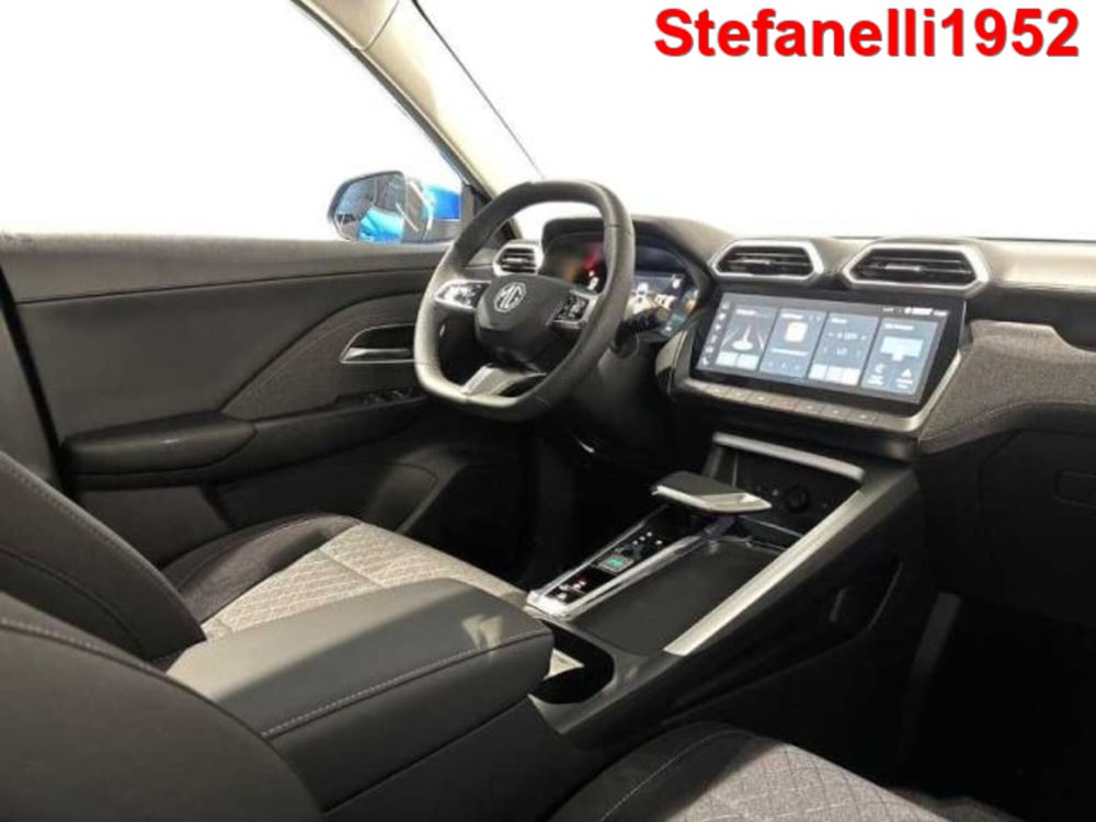 Mg ZS EV nuova a Bologna (15)