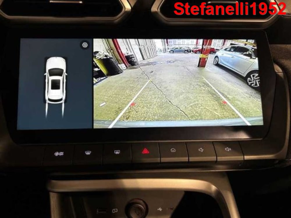 Mg ZS EV nuova a Bologna (12)