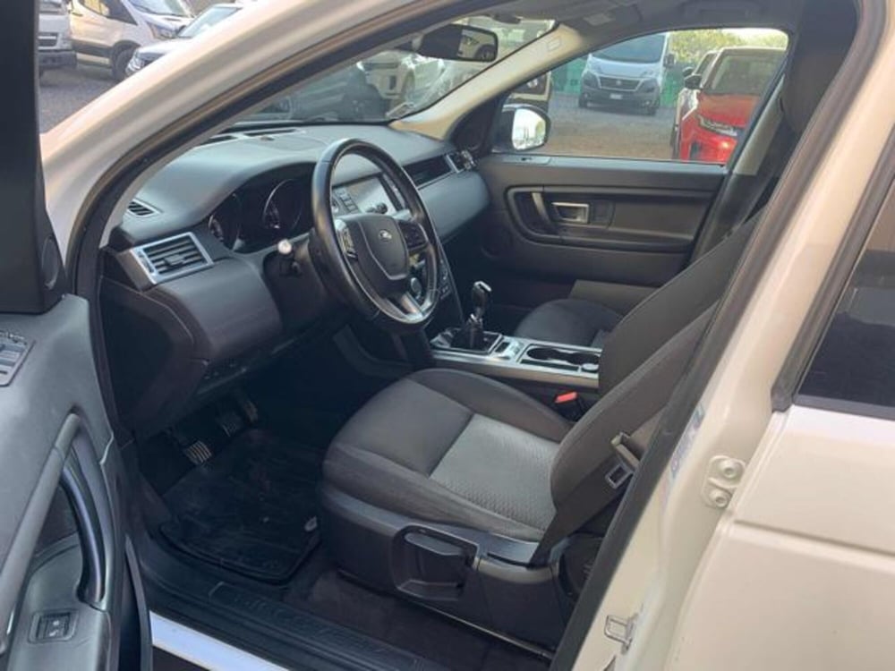 Land Rover Discovery Sport usata a Lucca (14)